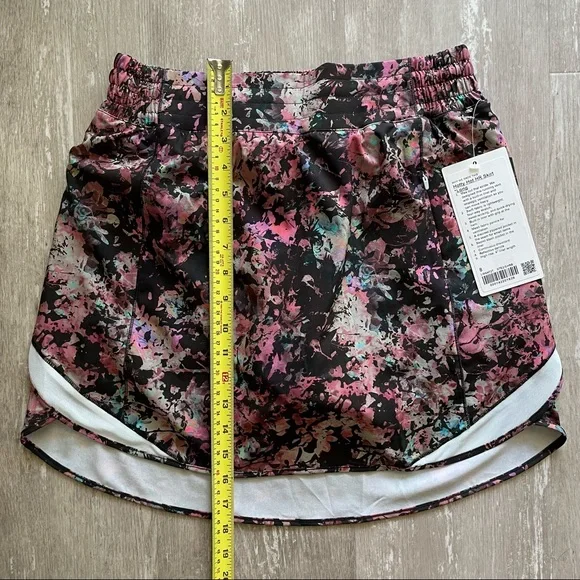 Lululemon Hotty Hot High-Rise Skirt LONG - Stencil Blossom Red Multi - Picture 3 of 9